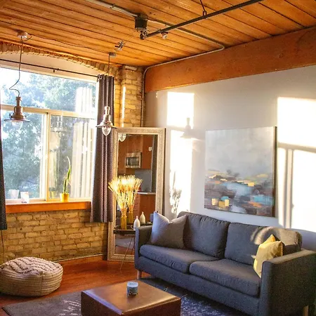 Cozy West End Studio